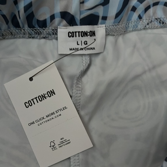 Printed Pattern Flare Pant Size Large - Picture 9 of 10